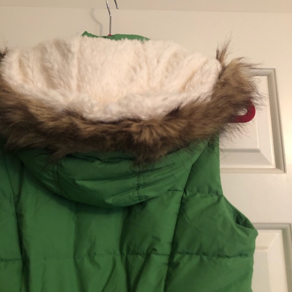 Like-new super plush green Sherpa lined vest - Picture 4 of 5